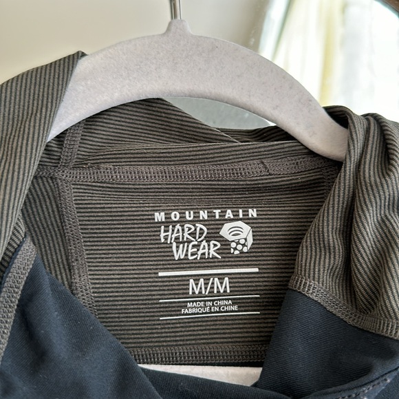 Men’s Mountain Hardwear hooded baselayer EUC - Picture 2 of 3